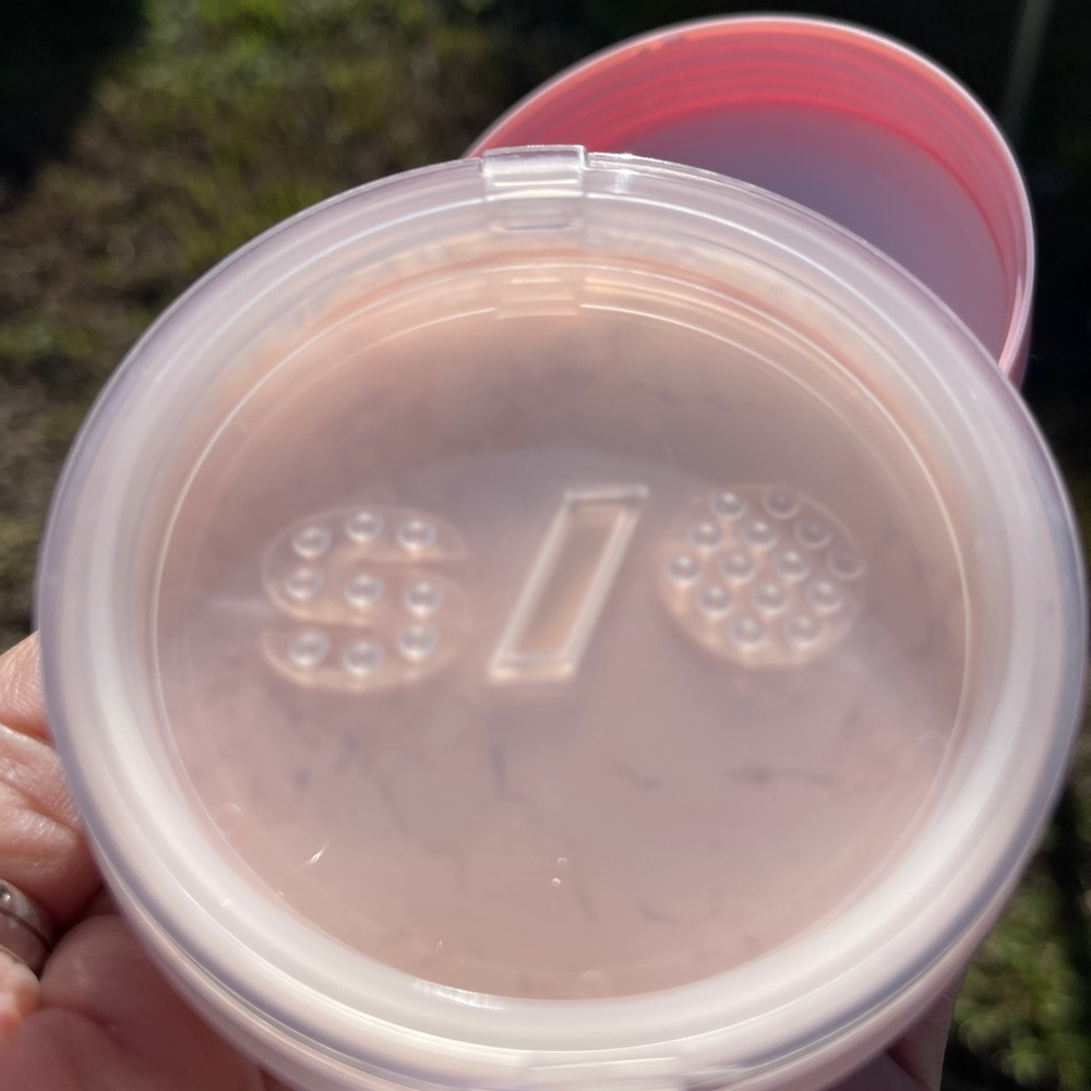 ONE/SIZE By Patrick Starrr Ultima Blurring Setting Powder In Ultra Peach - Picture 6 of 11